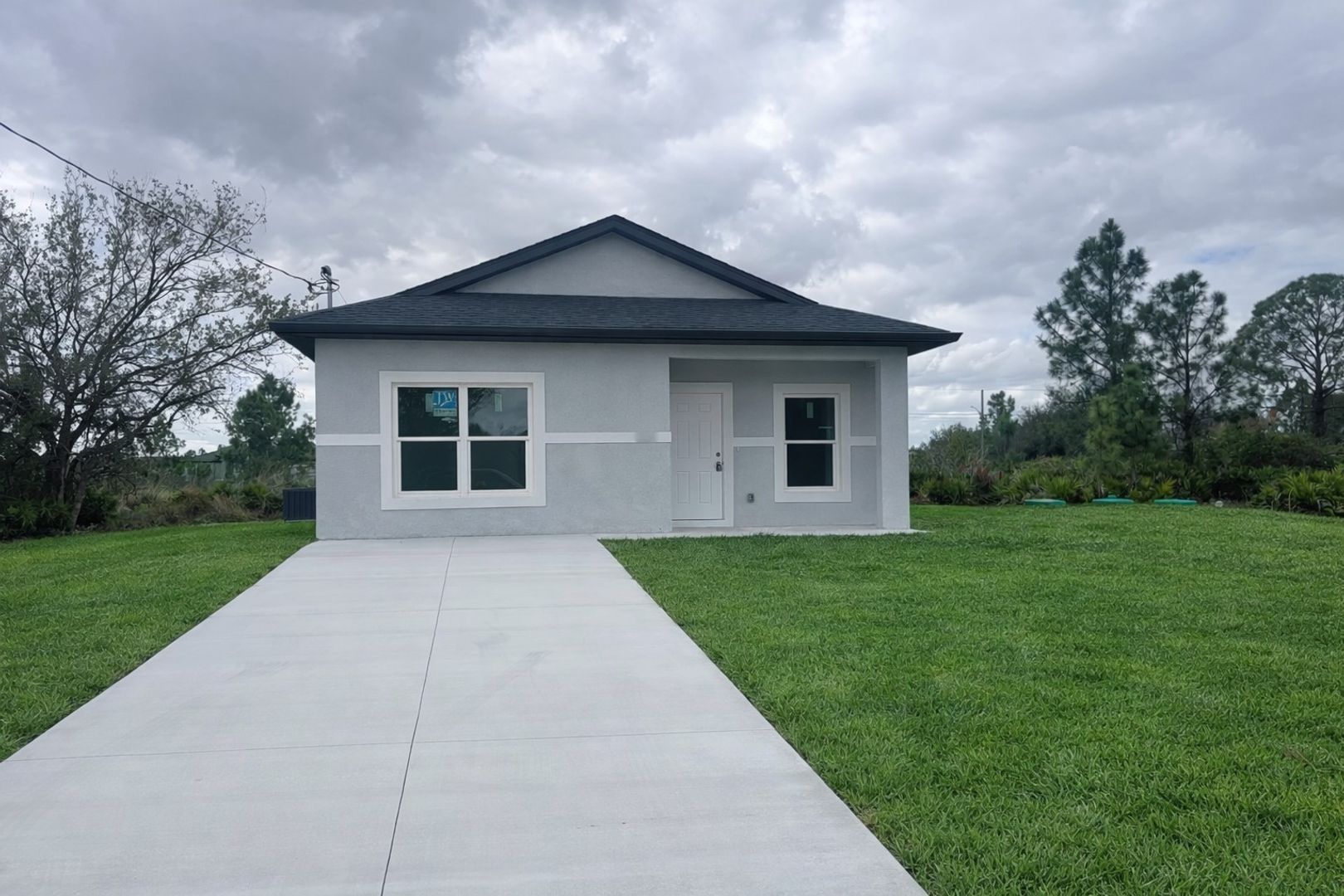 LEHIGH ACRES House: 107 W 5TH ST