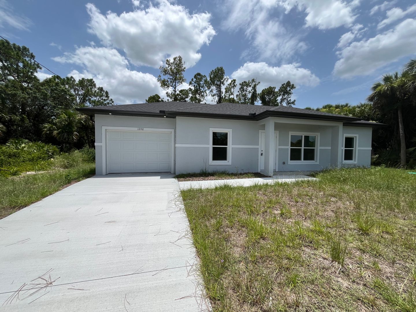 Lehigh Acres House: 1248 Hillcrest St E