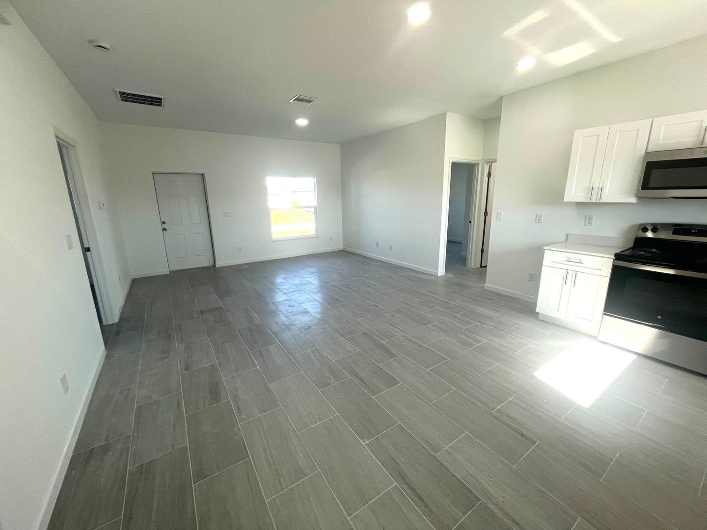 LEHIGH ACRES House: 2804 67TH ST W
