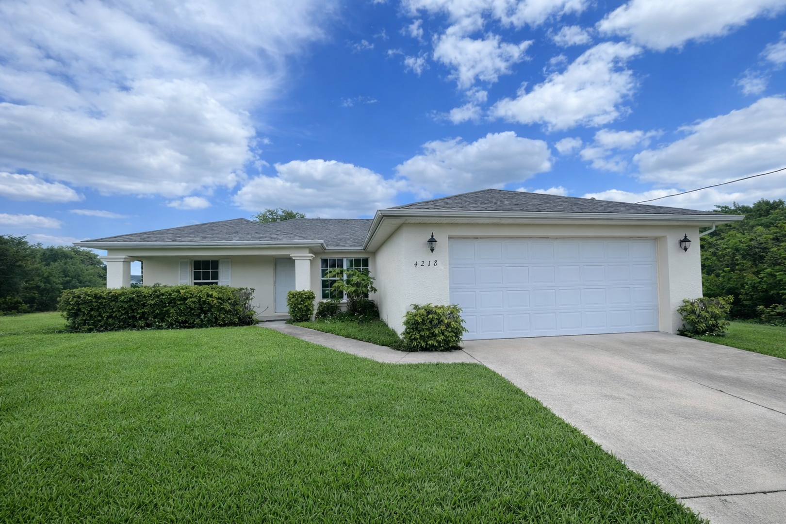 Lehigh Acres House: 4218 8th St Sw