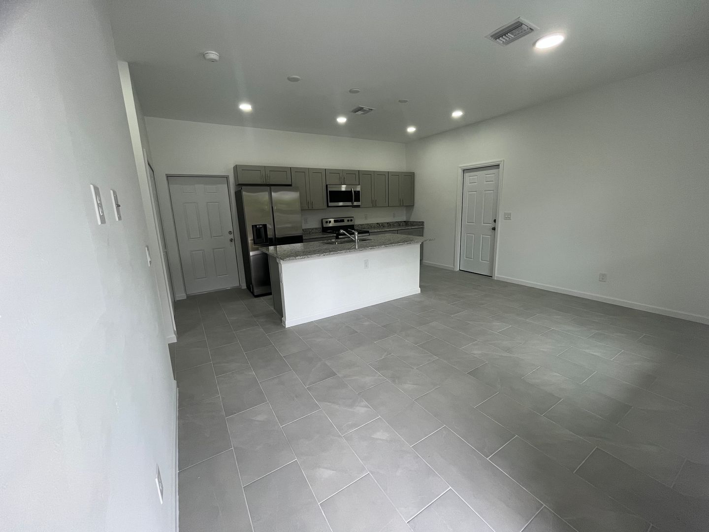 Lehigh Acres House: 927 Alcutt St