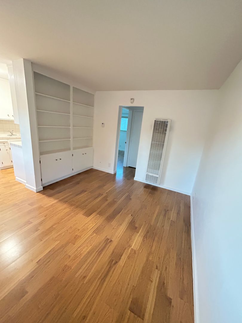 Sunnyvale Apartment: 193 N. Murphy Avenue