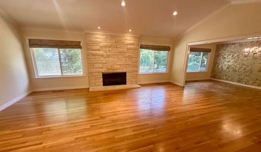Listing photo thumbnail