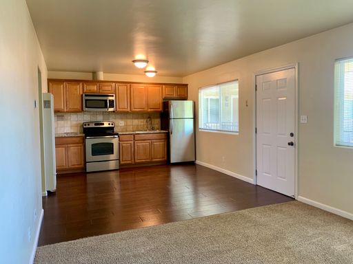 350 Nash Road, #8, Hollister, CA 95023