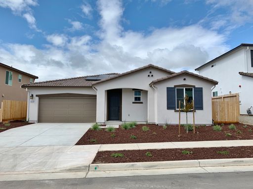 2070 Wildflower Dr, Hollister, CA 95023