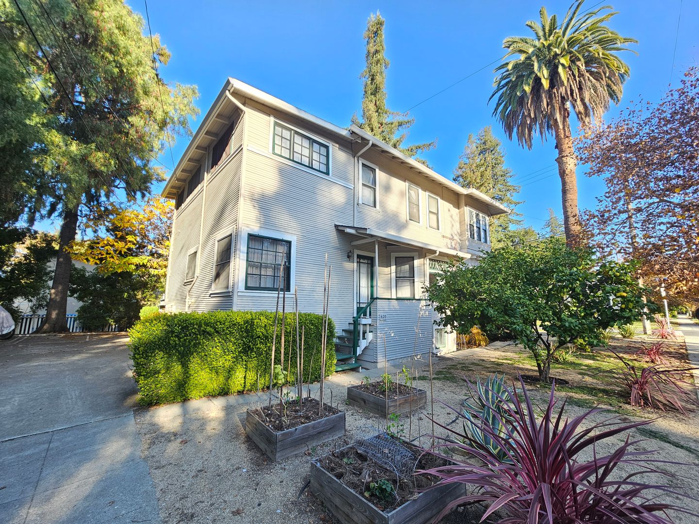 Mountain View Apartment: 392 View St