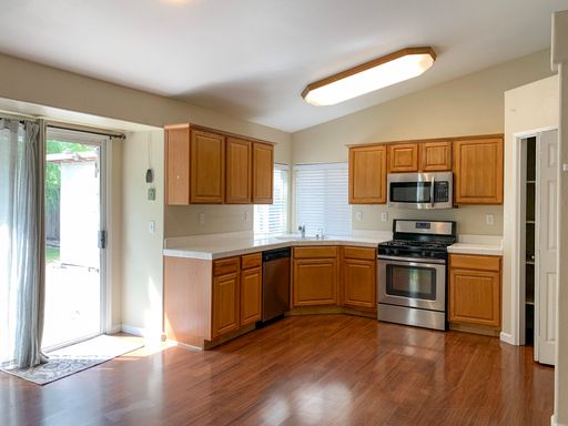 Listing photo thumbnail