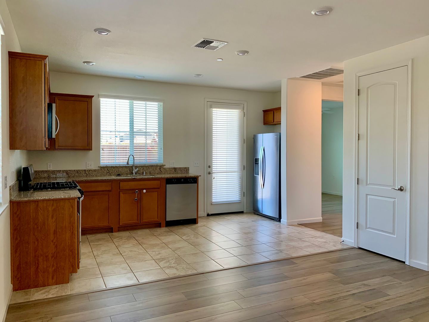 Hollister Apartment: 1900 Monroe Ct #100