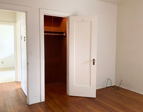 Listing photo thumbnail