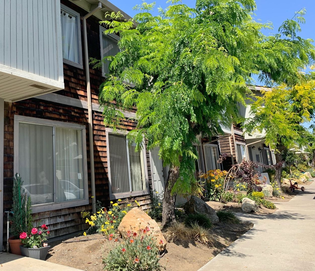 Hollister Apartment: 450 Tres Pinos Road