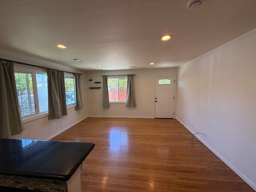 Listing photo thumbnail