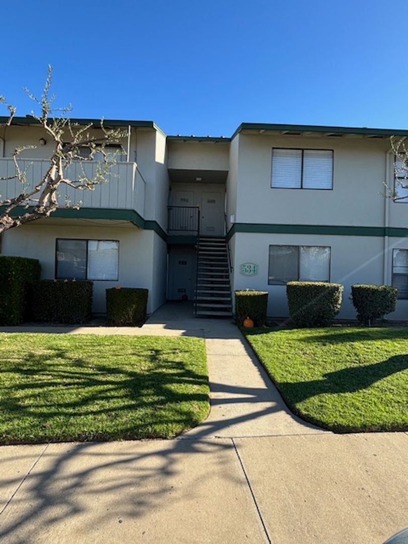 Greenfield Apartment: 530-543 De Leon