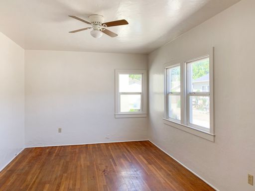Listing photo thumbnail