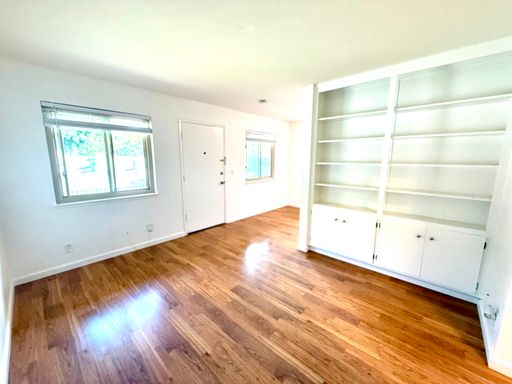 193 N. Murphy Avenue, #4, Sunnyvale, CA 94086-5085