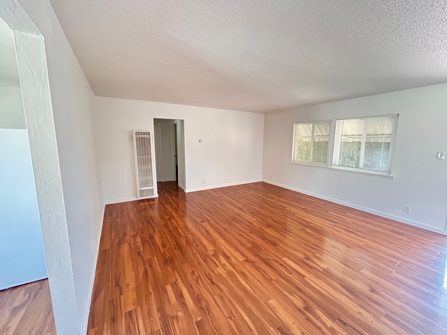 Santa Clara Apartment: 140 Kiely Blvd