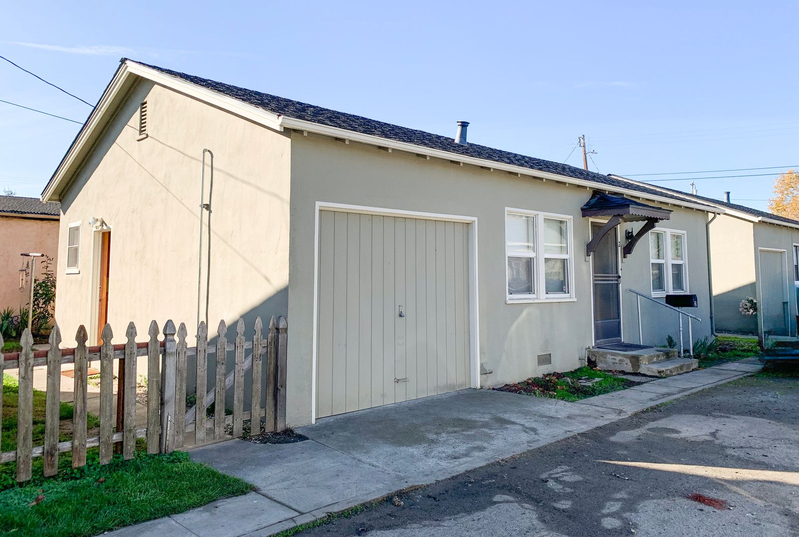 Hollister Apartment: Hodel Court