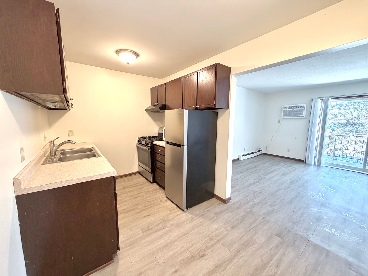 Brooklyn Center Apartment: 5211 Xerxes Ave N