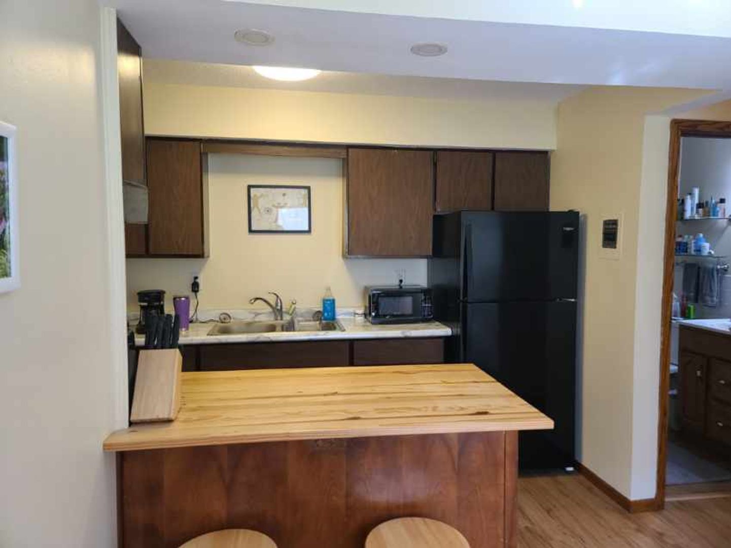 mound Apartment: 2122 belmont ln