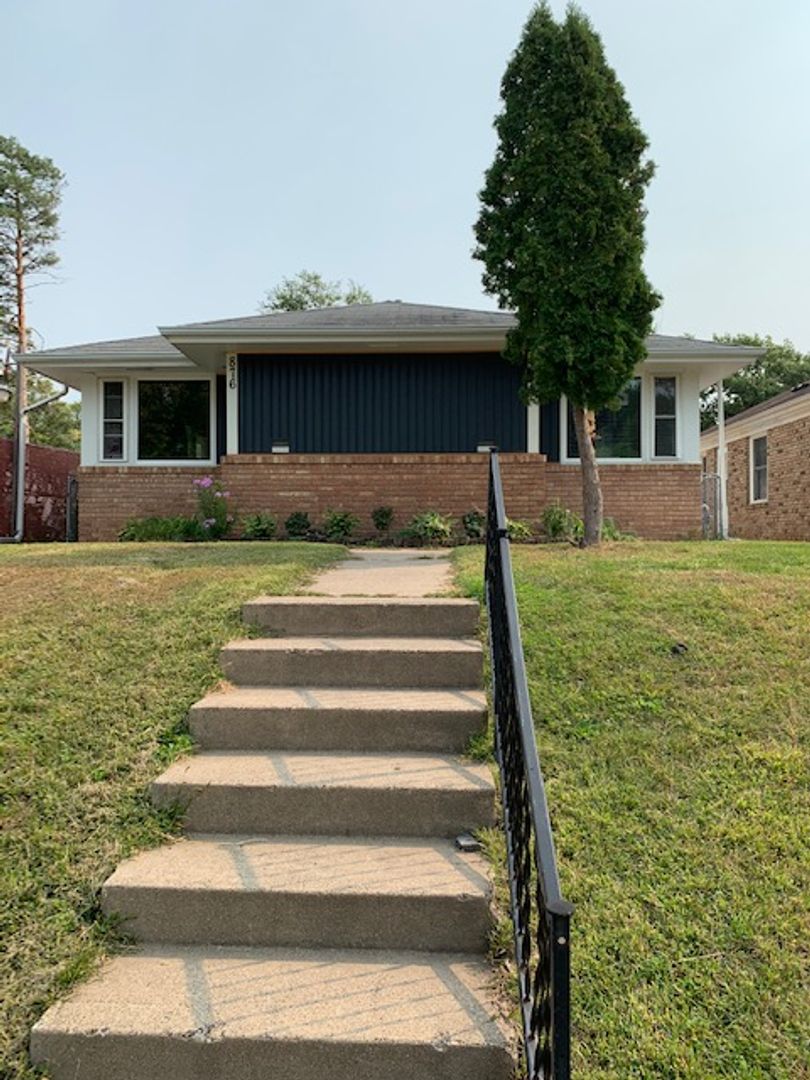 Minneapolis Apartment: 874 23rd Ave SE