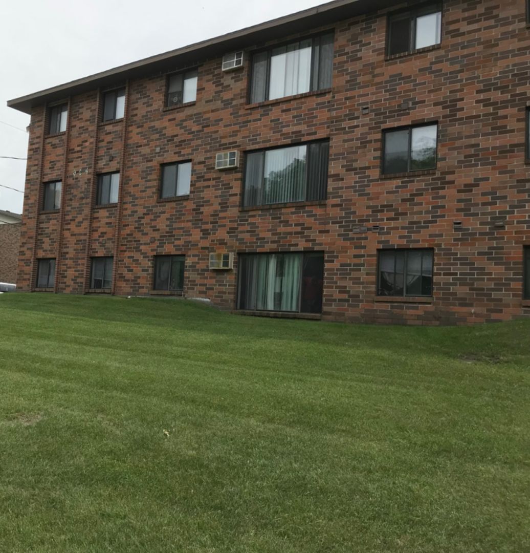 St. Cloud Apartment: 624 13th St. S. #201