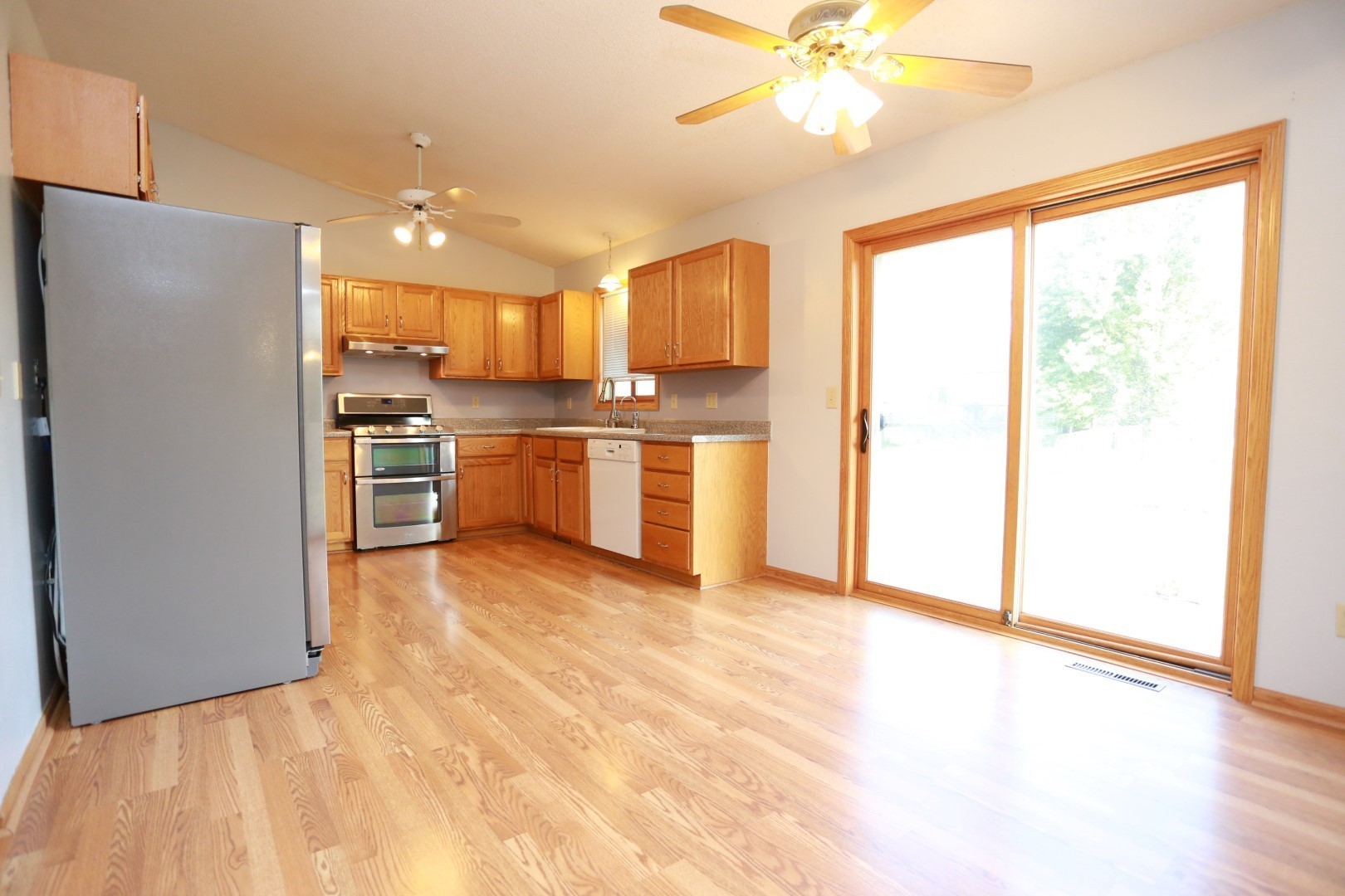 Brooklyn Park House: 7133 90th Ave N