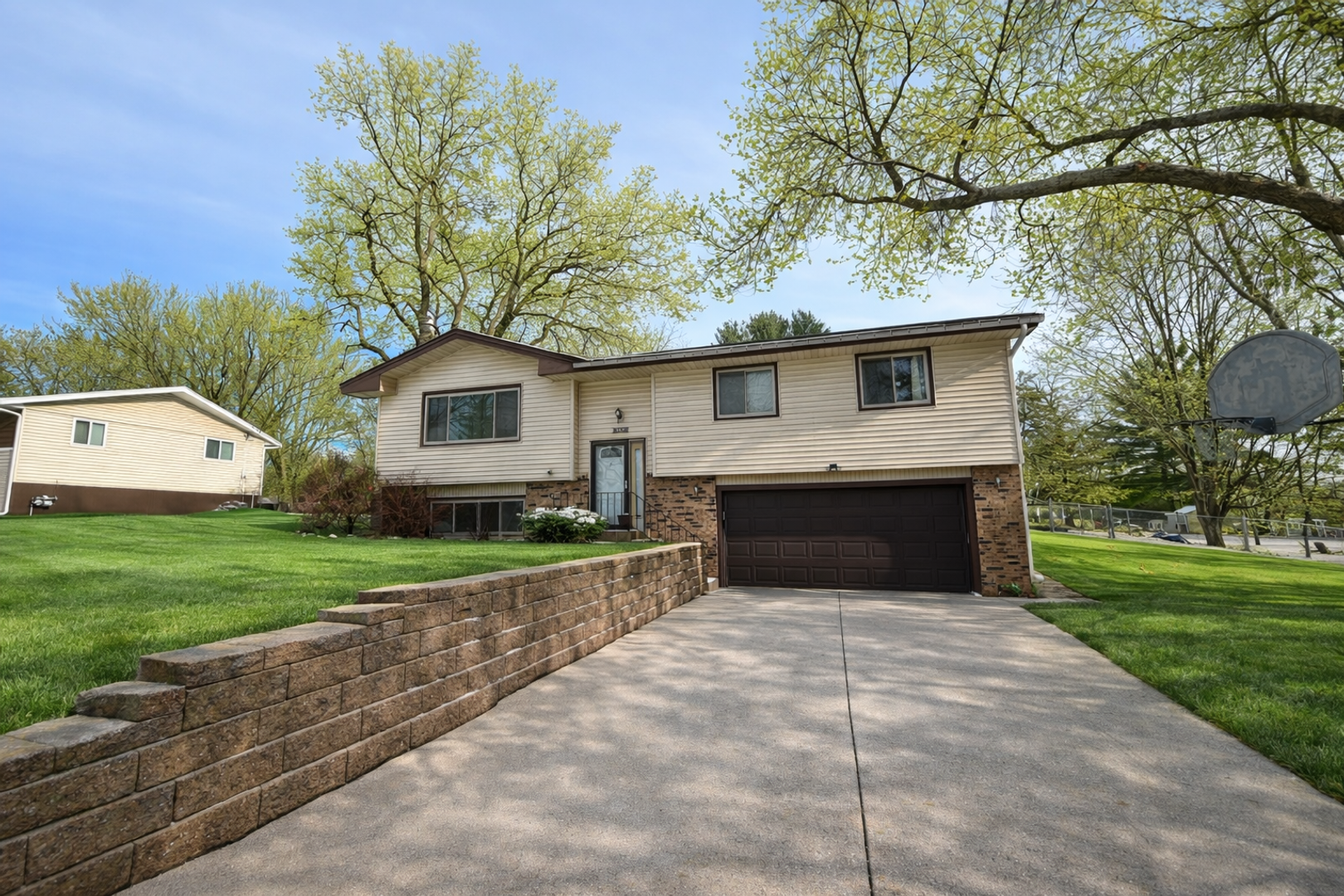Eden Prairie House: 8241 Hillside Dr