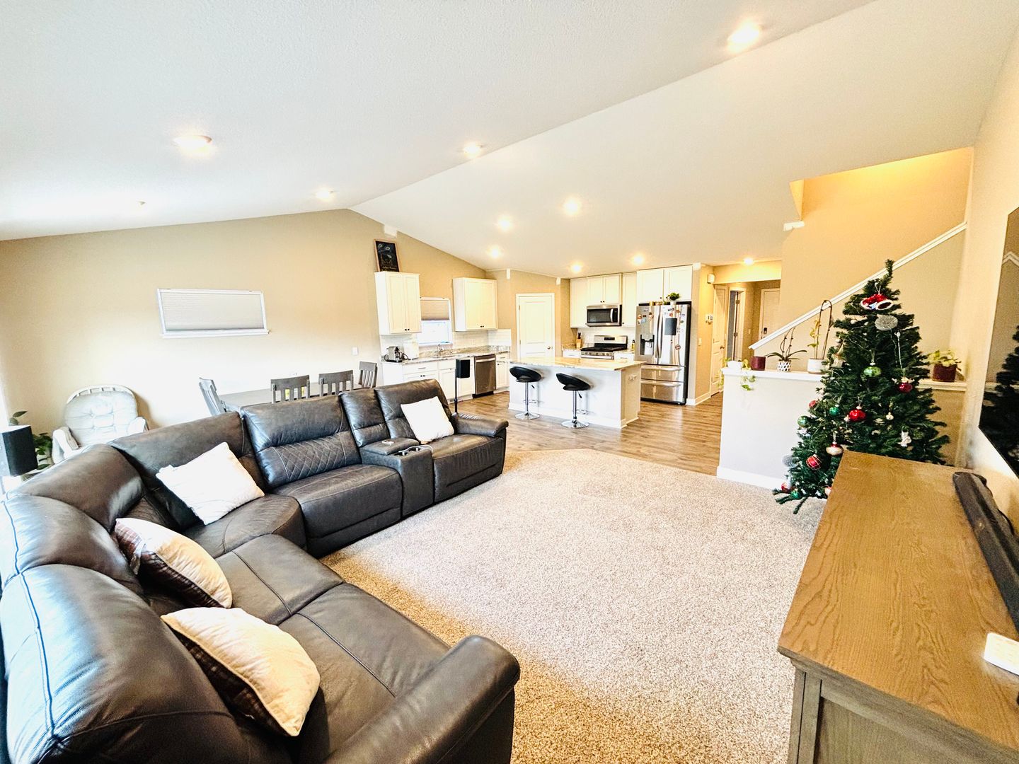 Lakeville House: 18031 Headwaters Dr