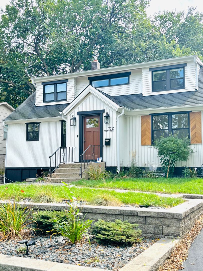 Golden Valley Apartment: 7713 Knoll St