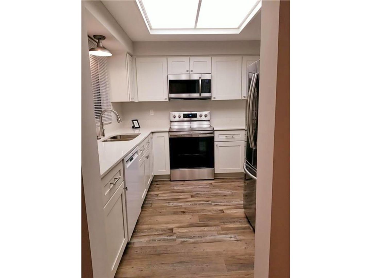 Golden Valley House: 2422 Mendelssohn Lane #6