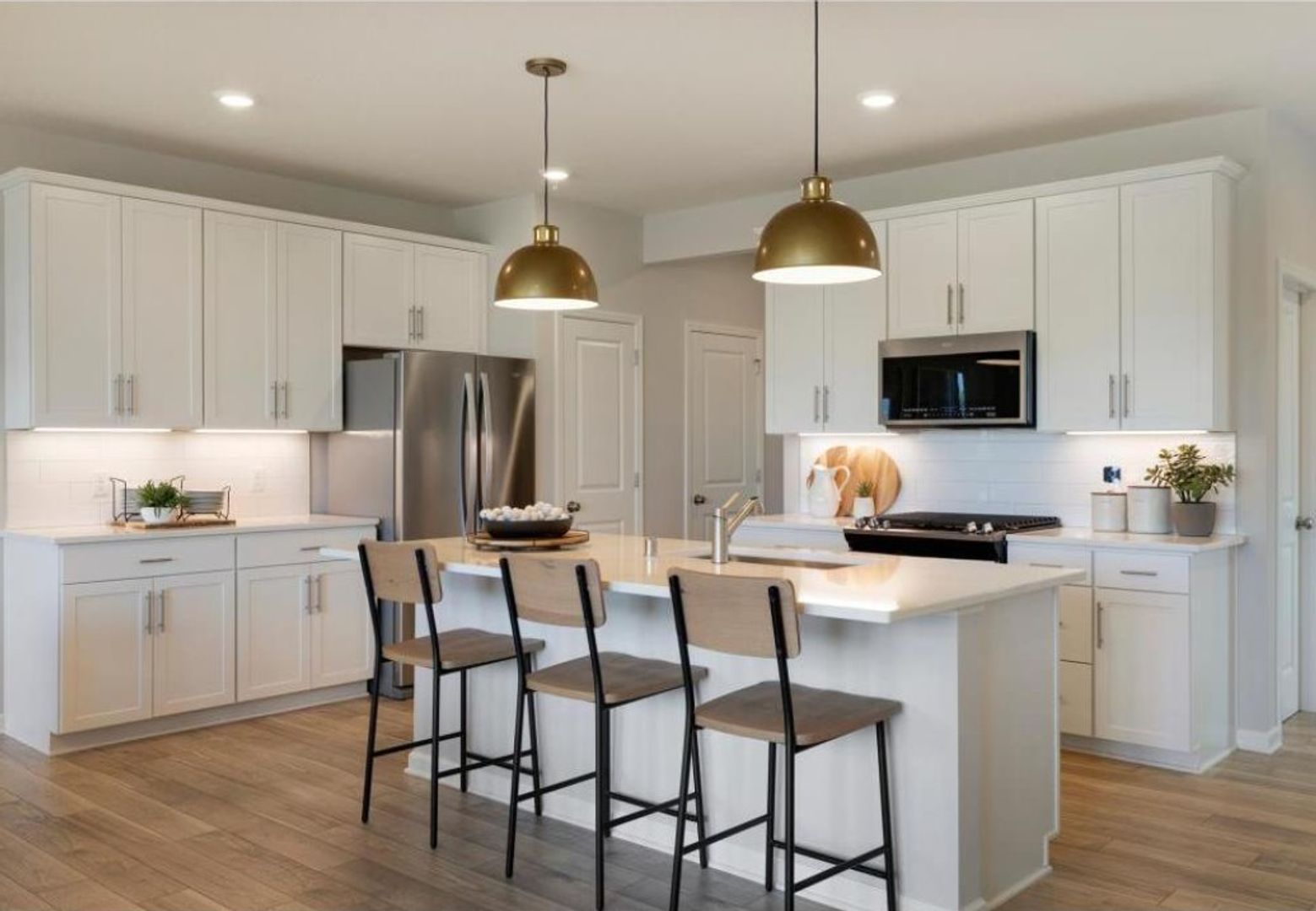 Eagan House: 4880 Avery Court