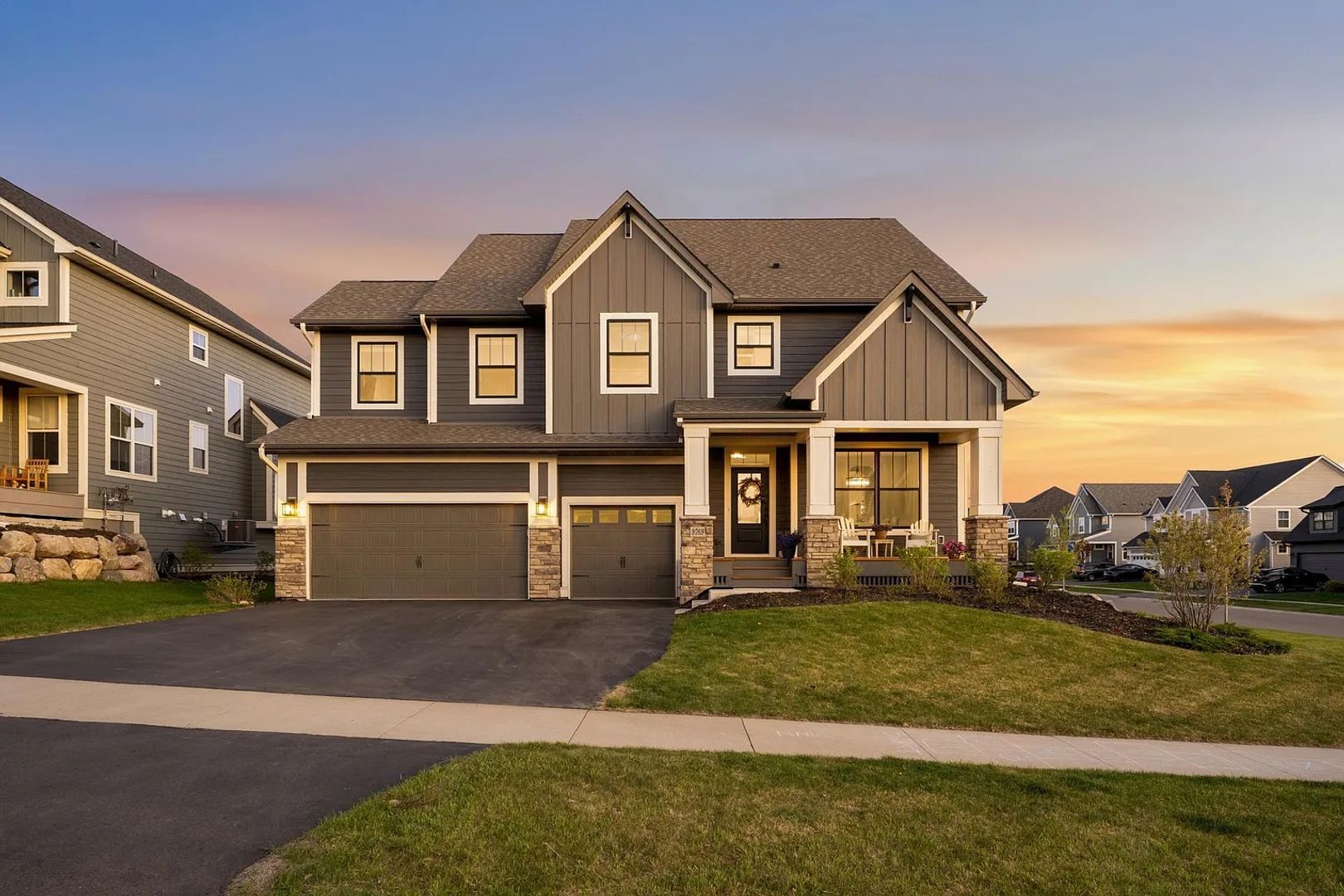 Woodbury House: 976* Iron Horse Rd