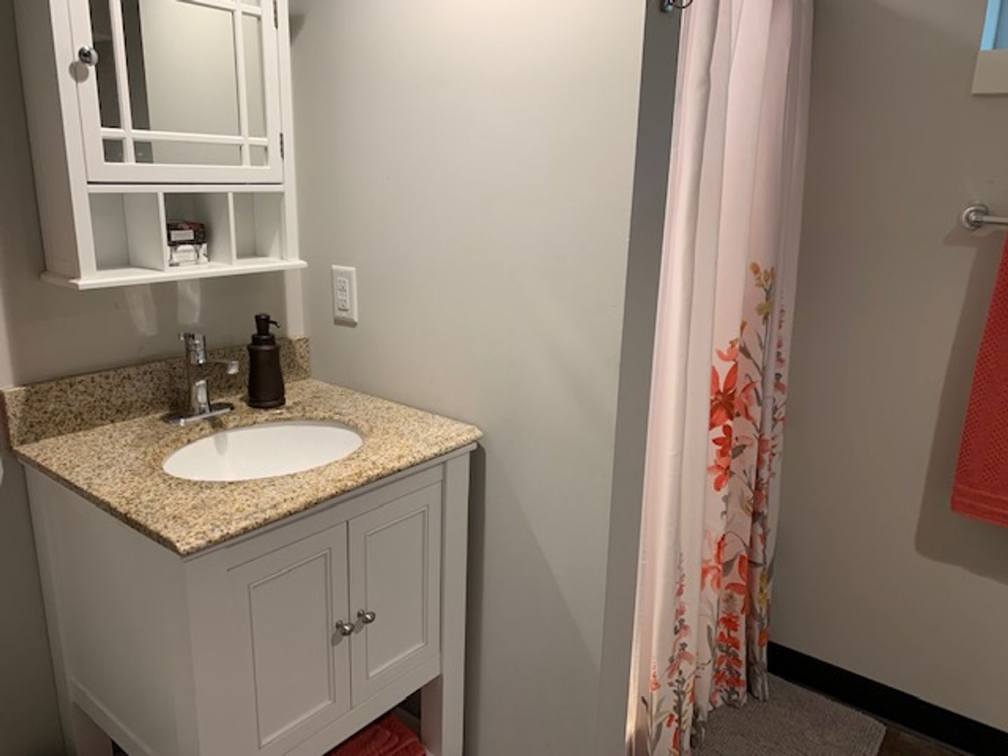 Minneapolis Apartment: 874 23rd Ave SE