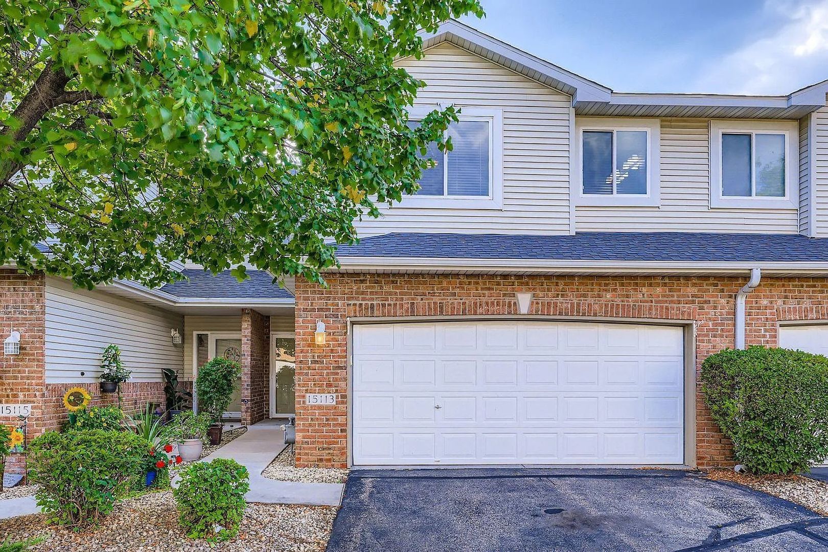 Rosemount Townhome: 15113 Cimarron Way