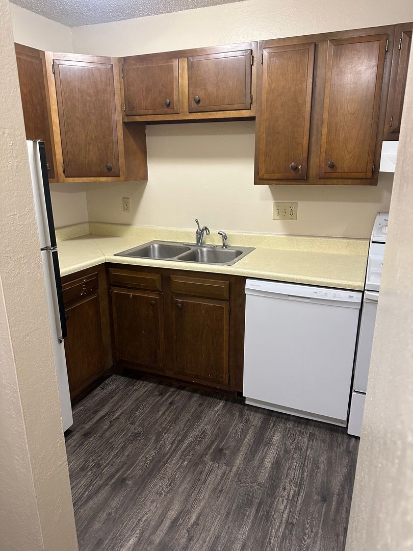 St. Cloud Apartment: 525 6th Avenue North #2