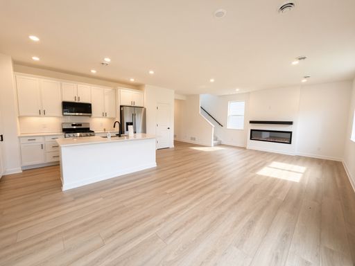 Checkout This Brand New Contruction, 4Bed 2 1/2 Bath Home in Rogers! Extra Loft space! – photo 1
