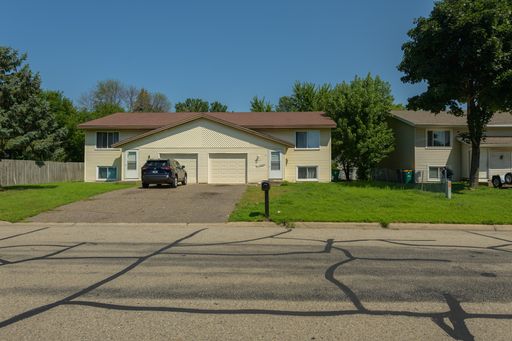 Awesome renovated 4 bed 2 bath duplex side in brooklyn park! – photo 1