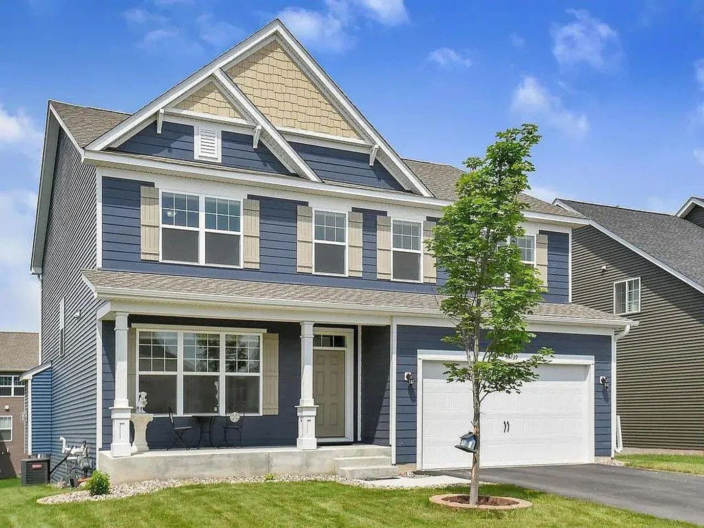 Apple Valley House: 1573x Evergreen Avenue