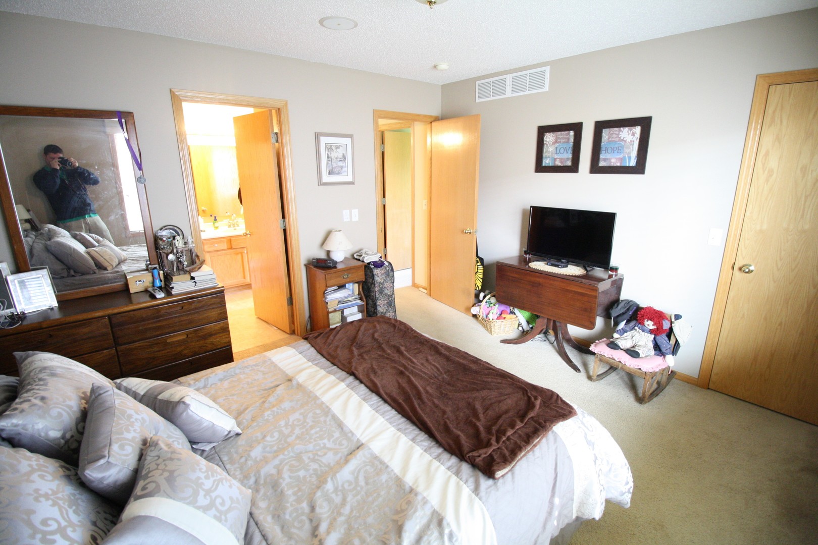 East Shakopee House: 2827 18th Ave