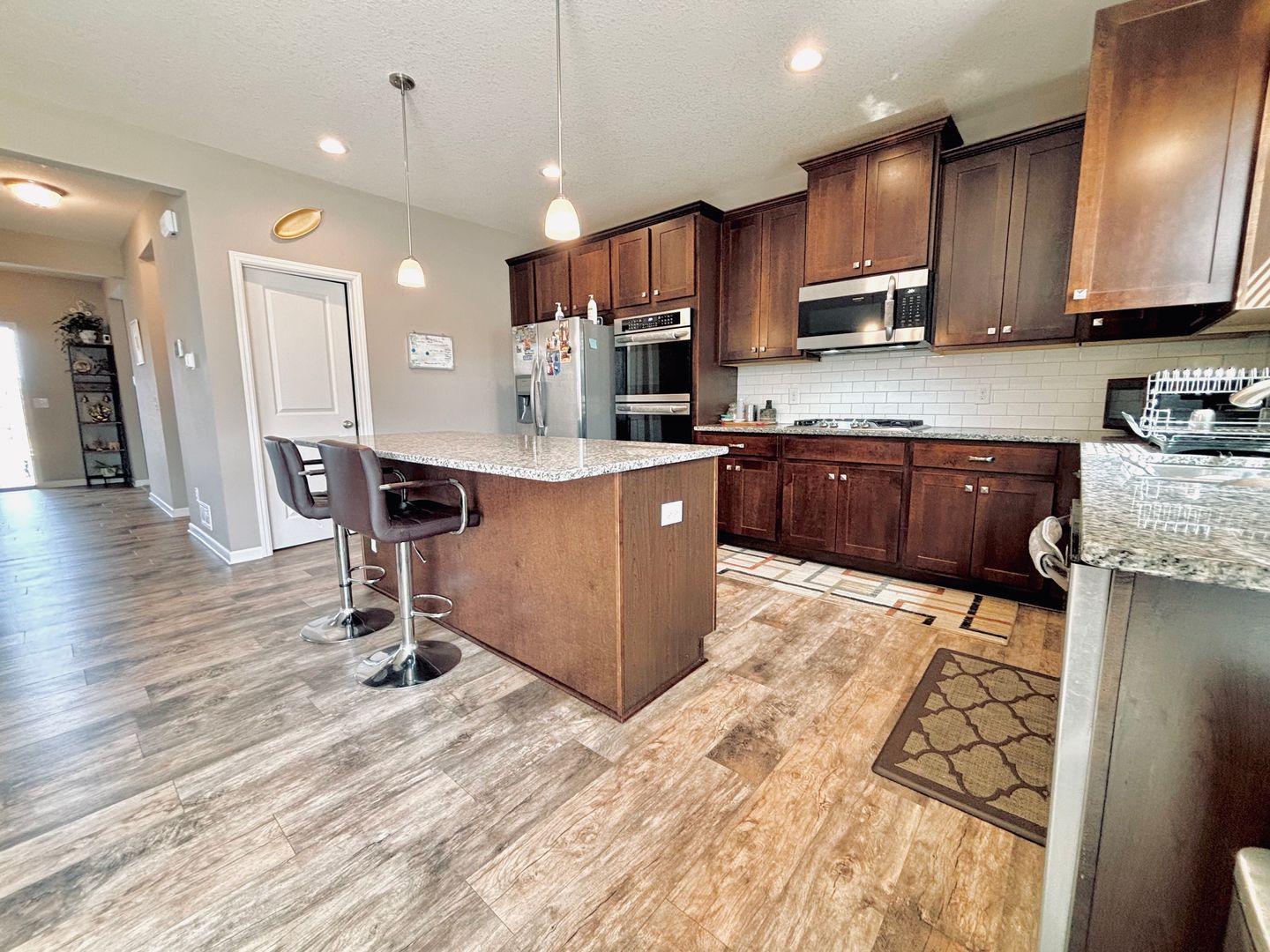 Shakopee House: 1533 Linwood Cir