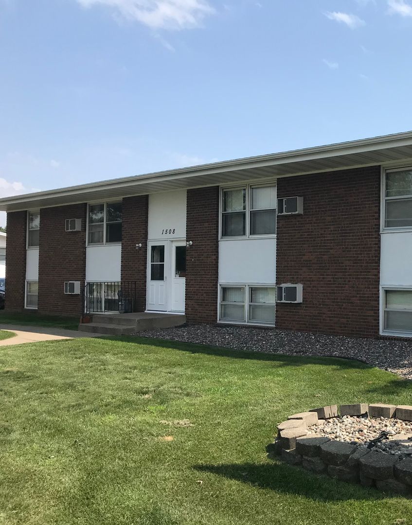 St. Cloud Apartment: 1526 16th Ave. SE #2