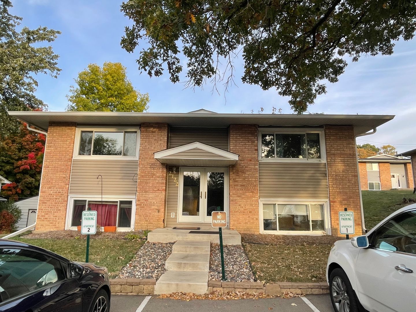 mound Apartment: 2122 belmont ln