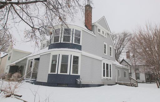 220 E 27th St - Unit 1 – photo 1