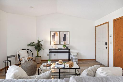Freshly updated 2 bedroom condo!