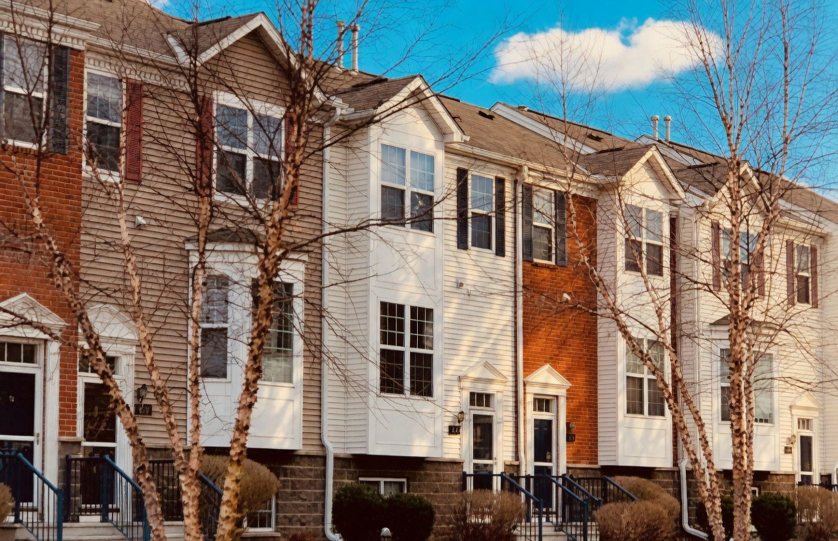 Apple Valley Townhome: 6806 158th St W,