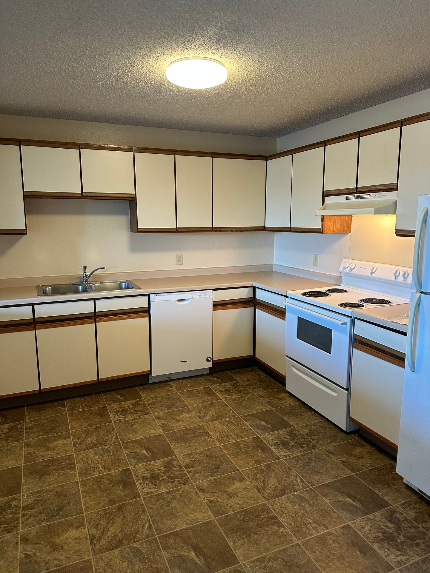 St. Cloud Apartment: 503 15th Ave. S.E. #306