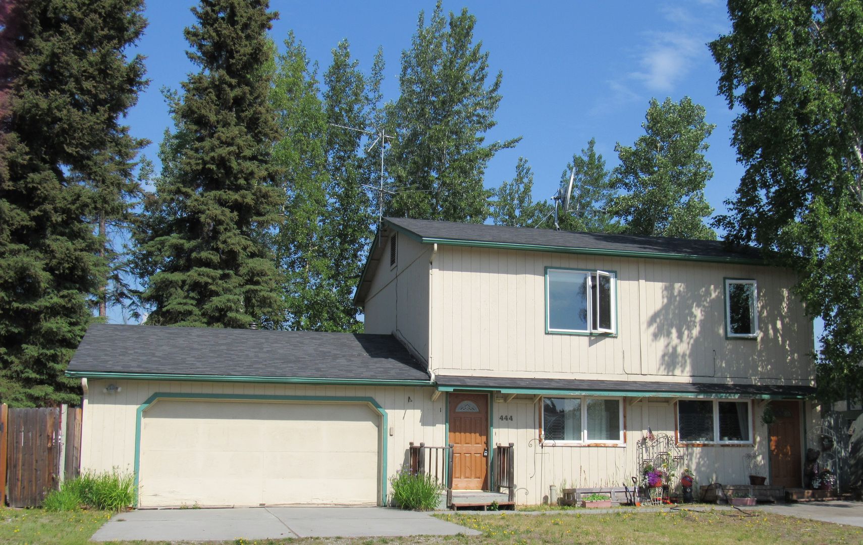Fairbanks Apartment: 444 Droz Dr.