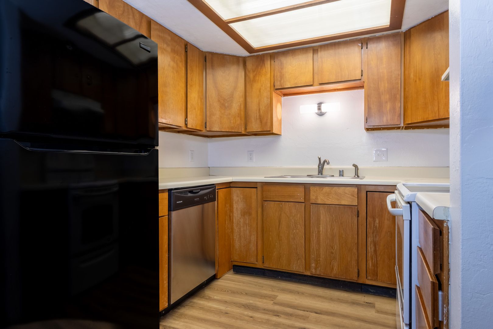 Fairbanks Apartment: 1024 28th Ave