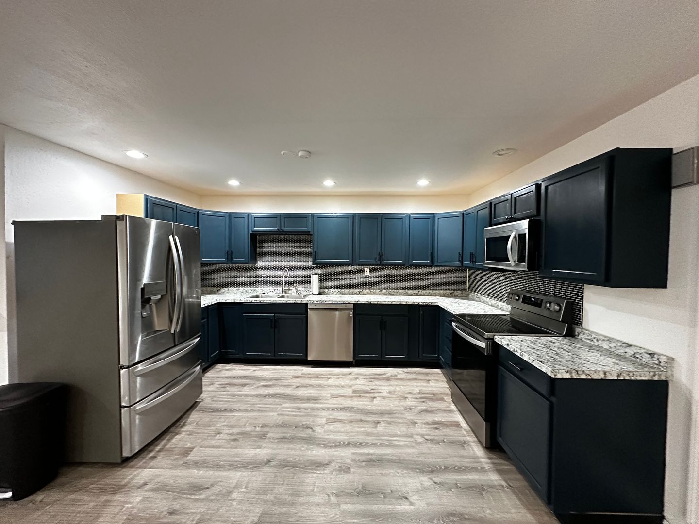North Pole Apartment: 863 Stol Dr