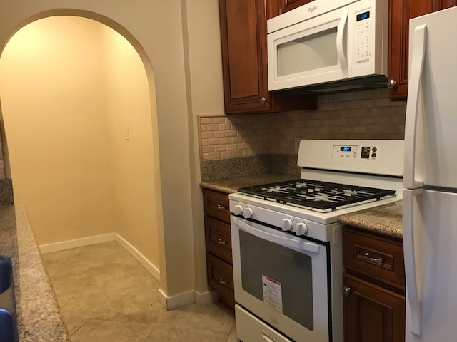 Long Beach Apartment: 731 E Broadway