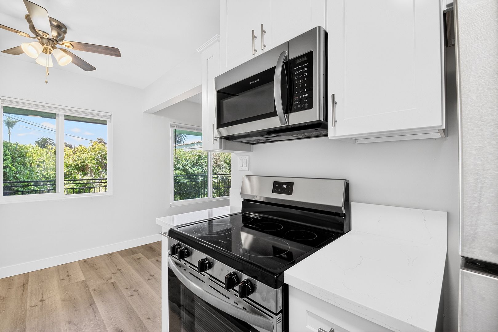 Long Beach Apartment: 3525 E 2nd St.